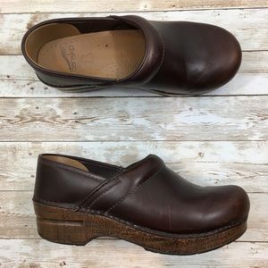 Dansko Classic Brown Leather Clogs Size 37(6.5/7)
